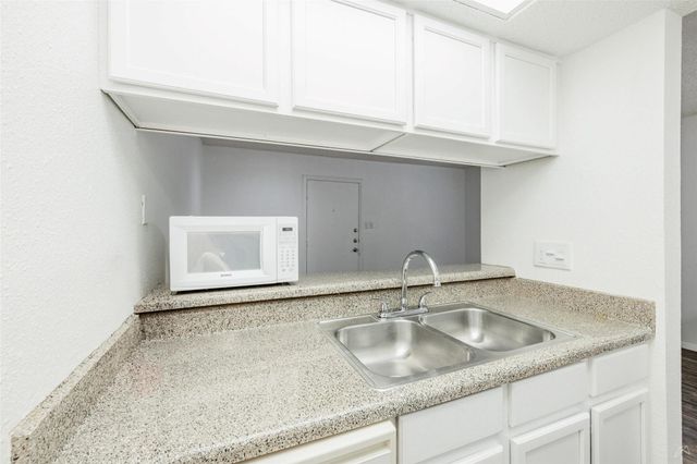 3600 Greystone DR 0403, Austin, TX 78731