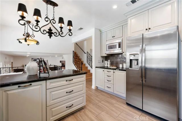 651 N Sunnyslope Avenue, Pasadena, CA 91107