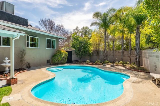 651 N Sunnyslope Avenue, Pasadena, CA 91107