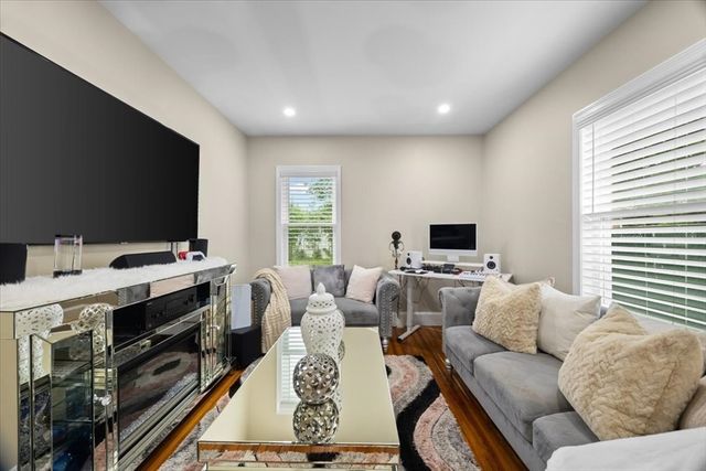 238 Market St, Brockton, MA 02301