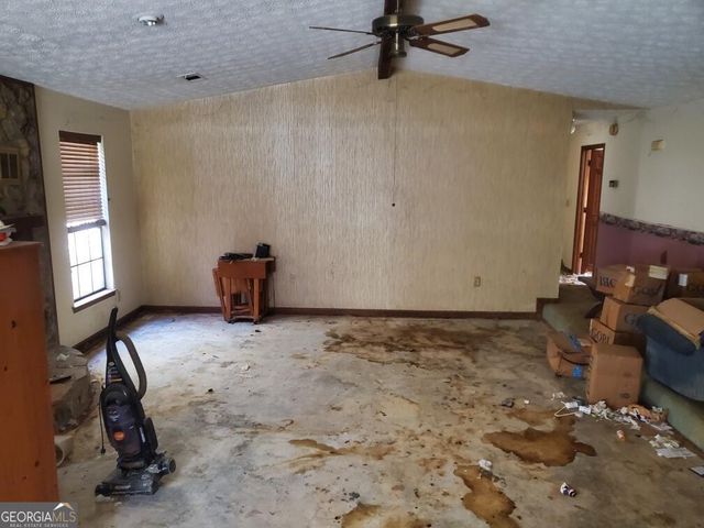 110 Huntington Court, Fayetteville, GA 30214