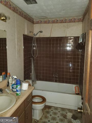 110 Huntington Court, Fayetteville, GA 30214