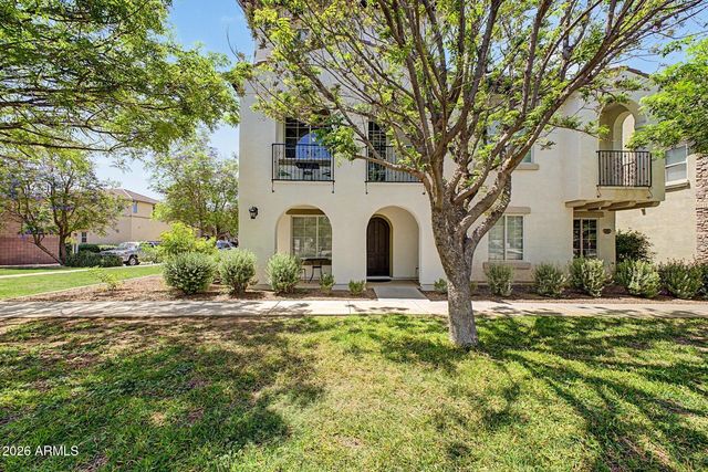905 S OSBORN Lane, Gilbert, AZ 85296