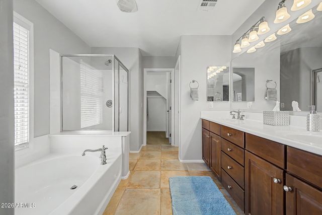 905 S OSBORN Lane, Gilbert, AZ 85296