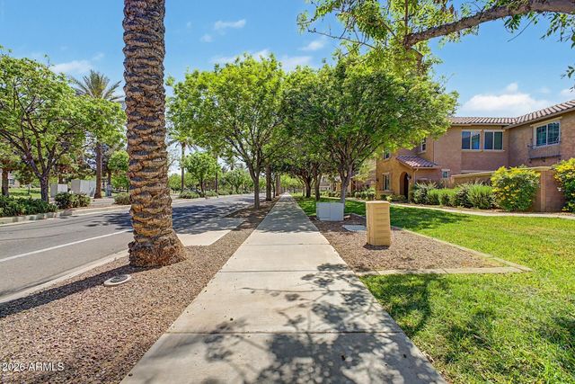 905 S OSBORN Lane, Gilbert, AZ 85296