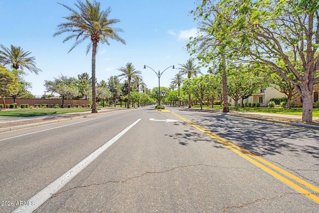 905 S OSBORN Lane, Gilbert, AZ 85296
