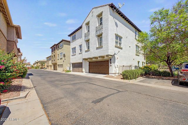905 S OSBORN Lane, Gilbert, AZ 85296