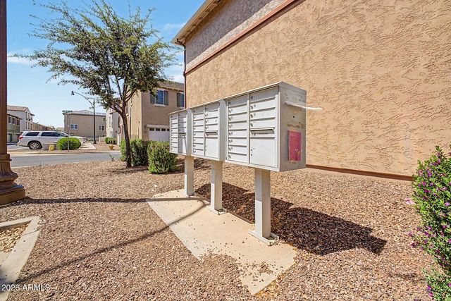 905 S OSBORN Lane, Gilbert, AZ 85296