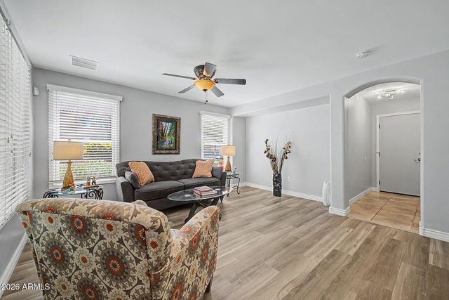 905 S OSBORN Lane, Gilbert, AZ 85296