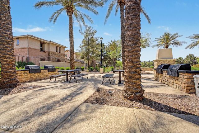 905 S OSBORN Lane, Gilbert, AZ 85296