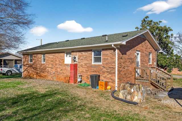 268 Fairview Cir, Sparta, TN 38583