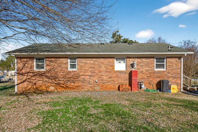 268 Fairview Cir, Sparta, TN 38583
