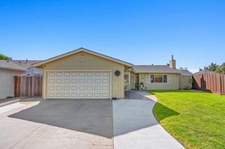 11 Saint Charles Place, Salinas, CA 93905
