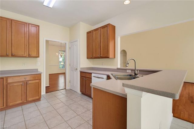 1121 Driver Pointe CT, Suffolk, VA 23435