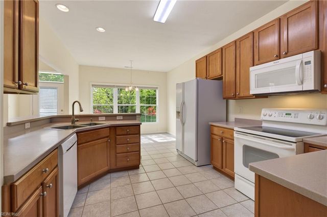 1121 Driver Pointe CT, Suffolk, VA 23435