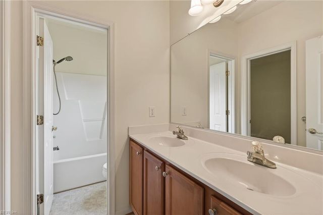 1121 Driver Pointe CT, Suffolk, VA 23435