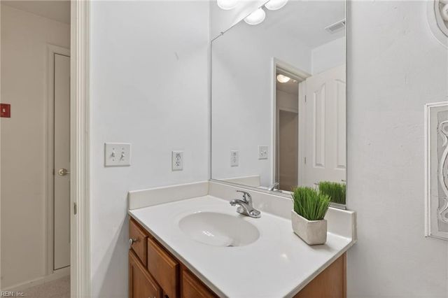 1121 Driver Pointe CT, Suffolk, VA 23435