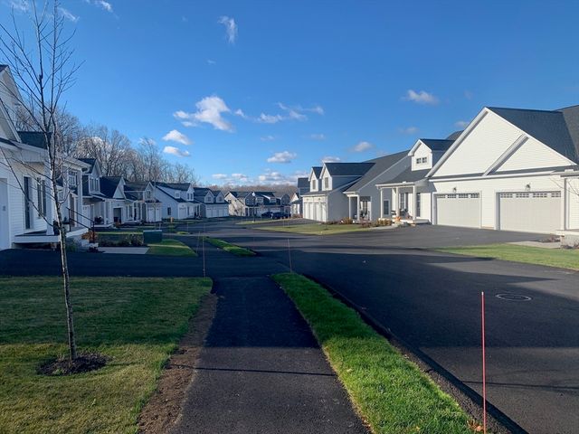 25 Salisbury Hill Blvd. 65, Worcester, MA 01609