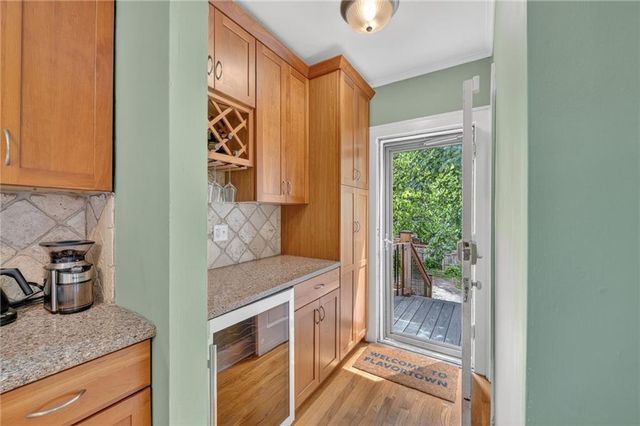 7419 Jarboe Street, Kansas City, MO 64114