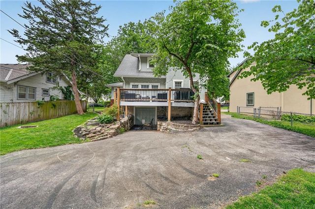 7419 Jarboe Street, Kansas City, MO 64114