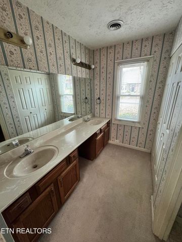 8734 Wimbledon Drive, Knoxville, TN 37923