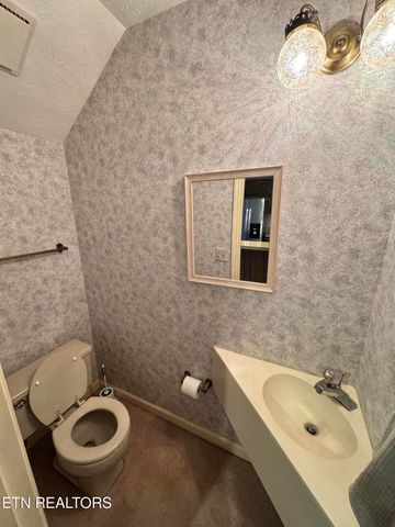 8734 Wimbledon Drive, Knoxville, TN 37923