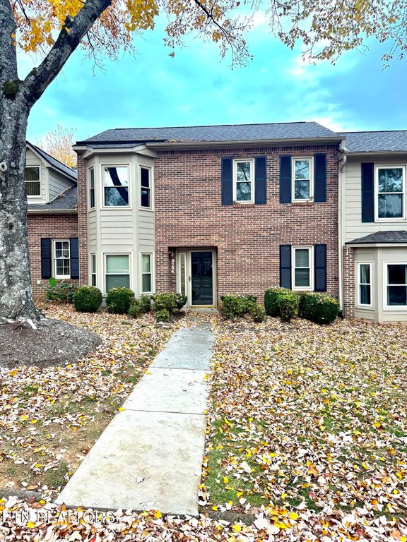 8734 Wimbledon Drive, Knoxville, TN 37923