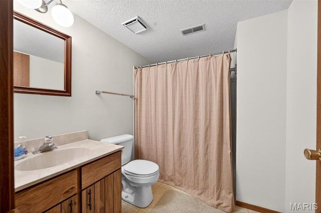 612 Thicket Lane, Lake St Louis, MO 63367