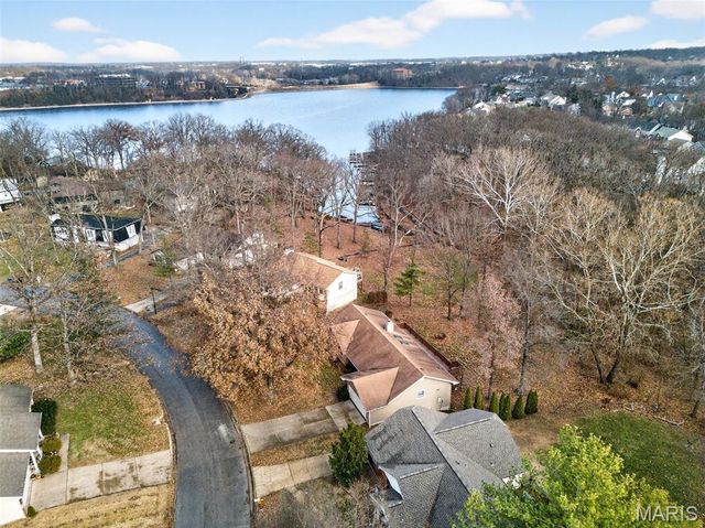 612 Thicket Lane, Lake St Louis, MO 63367