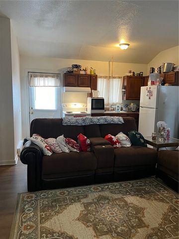 406 E Lutton St, New Castle, PA 16101