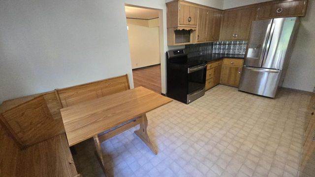 14460 W Lisbon ROAD, Brookfield, WI 53005