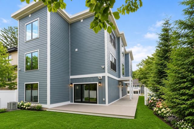 811 Heath St Rear, Brookline, MA 02467