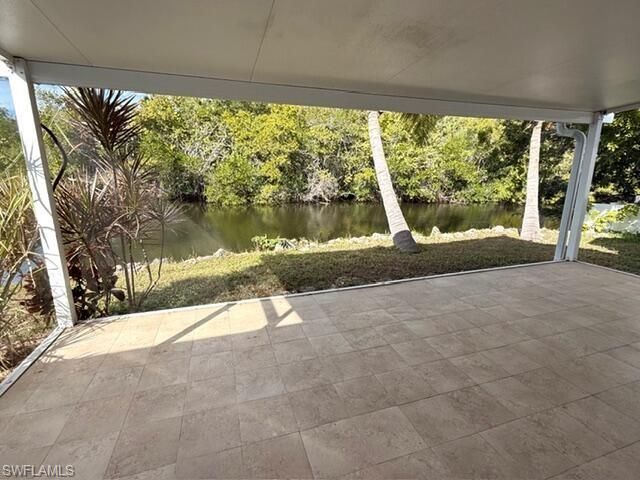 585 14th ST N, Naples, FL 34102