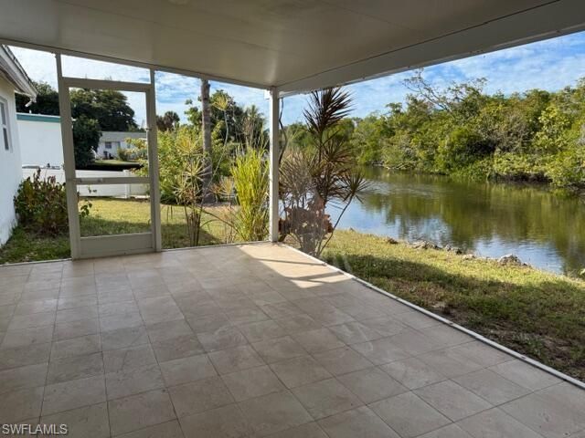 585 14th ST N, Naples, FL 34102