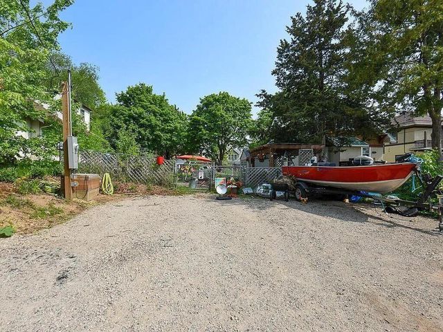 866 Clear Avenue, Saint Paul, MN 55106