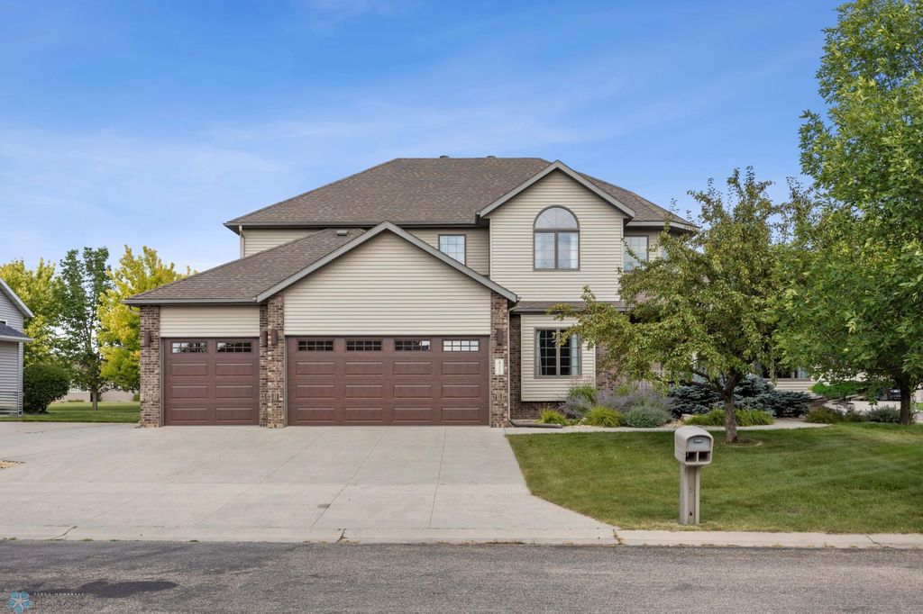 433 Kroshus Drive, Dilworth, MN 56529