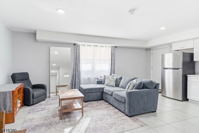 266 2Nd Ave, Newark City, NJ 07107