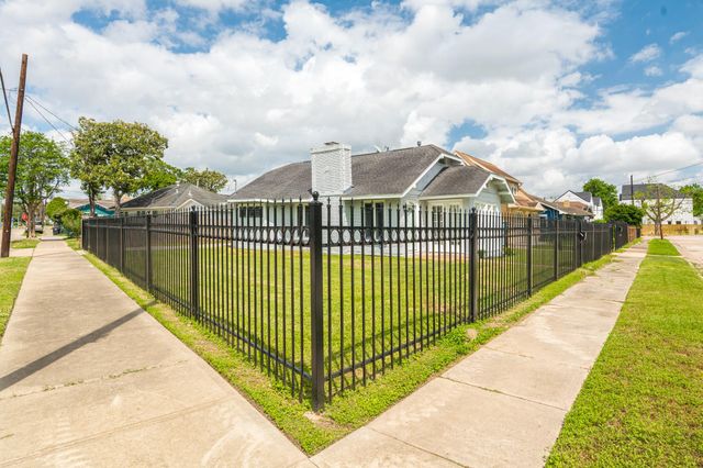 5401 N Capitol Street, Houston, TX 77011