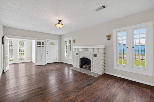 5401 N Capitol Street, Houston, TX 77011