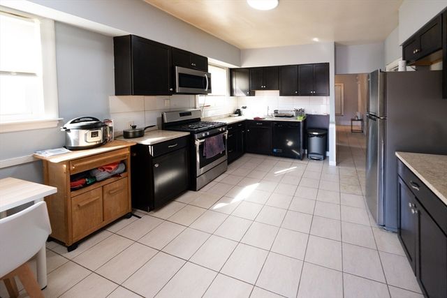 27 Wave C, Revere, MA 02151