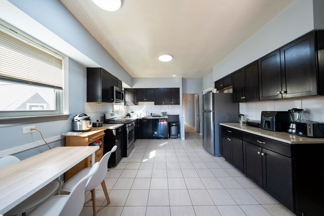 27 Wave C, Revere, MA 02151