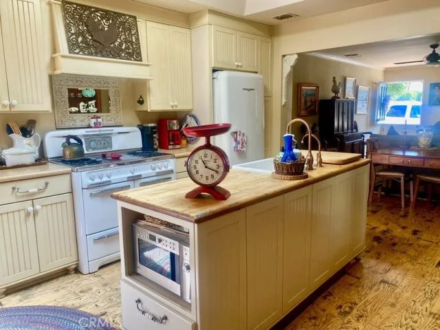 203 Amethyst Avenue, Newport Beach, CA 92662