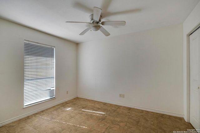 119/121 S Smith, Pleasanton, TX 78064
