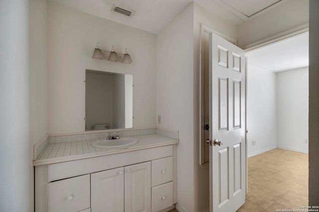 119/121 S Smith, Pleasanton, TX 78064