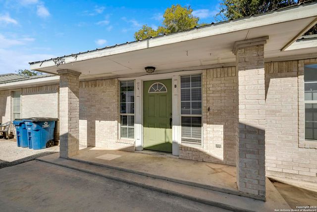 119/121 S Smith, Pleasanton, TX 78064