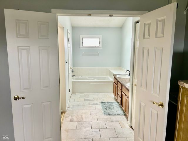 312 Carriage Lane, Franklin, IN 46131