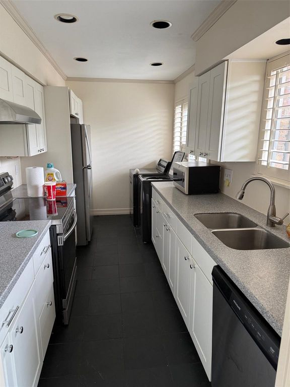 4040 San Felipe Street 104, Houston, TX 77027