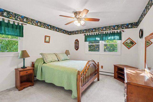37 S Bear Lake Road, Muskegon, MI 49445