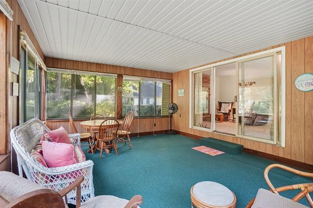 37 S Bear Lake Road, Muskegon, MI 49445