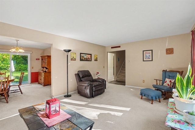 37 S Bear Lake Road, Muskegon, MI 49445